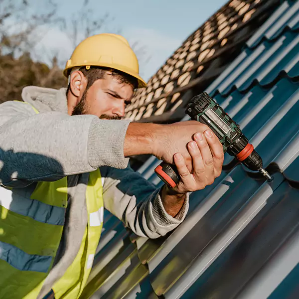 Why Elmhurst Property Owners Choose Elmhurst Roofing Repair for Metal Roof Replacement?